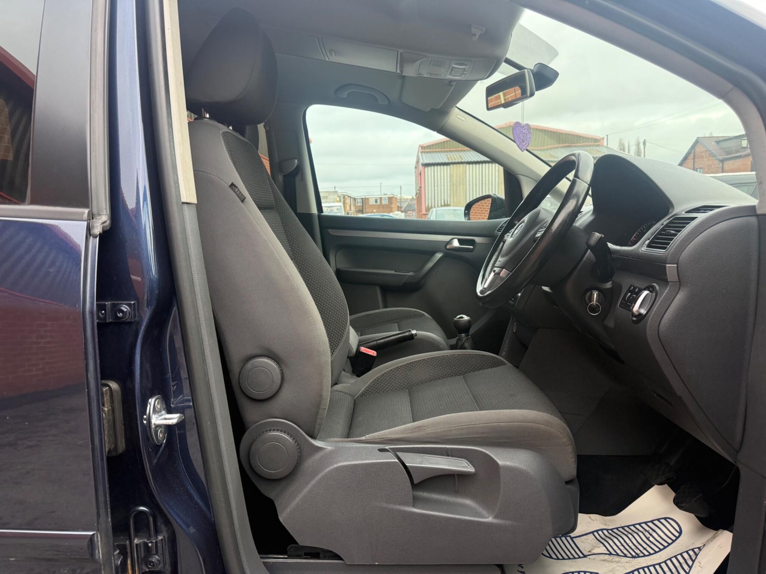 Used Volkswagen Touran 2011 for sale - 77396259: Photo 20