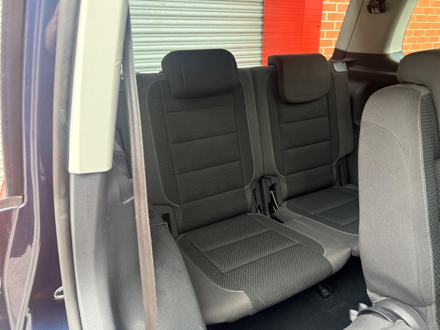 Used Volkswagen Touran 2011 for sale - 77396259: Photo 28