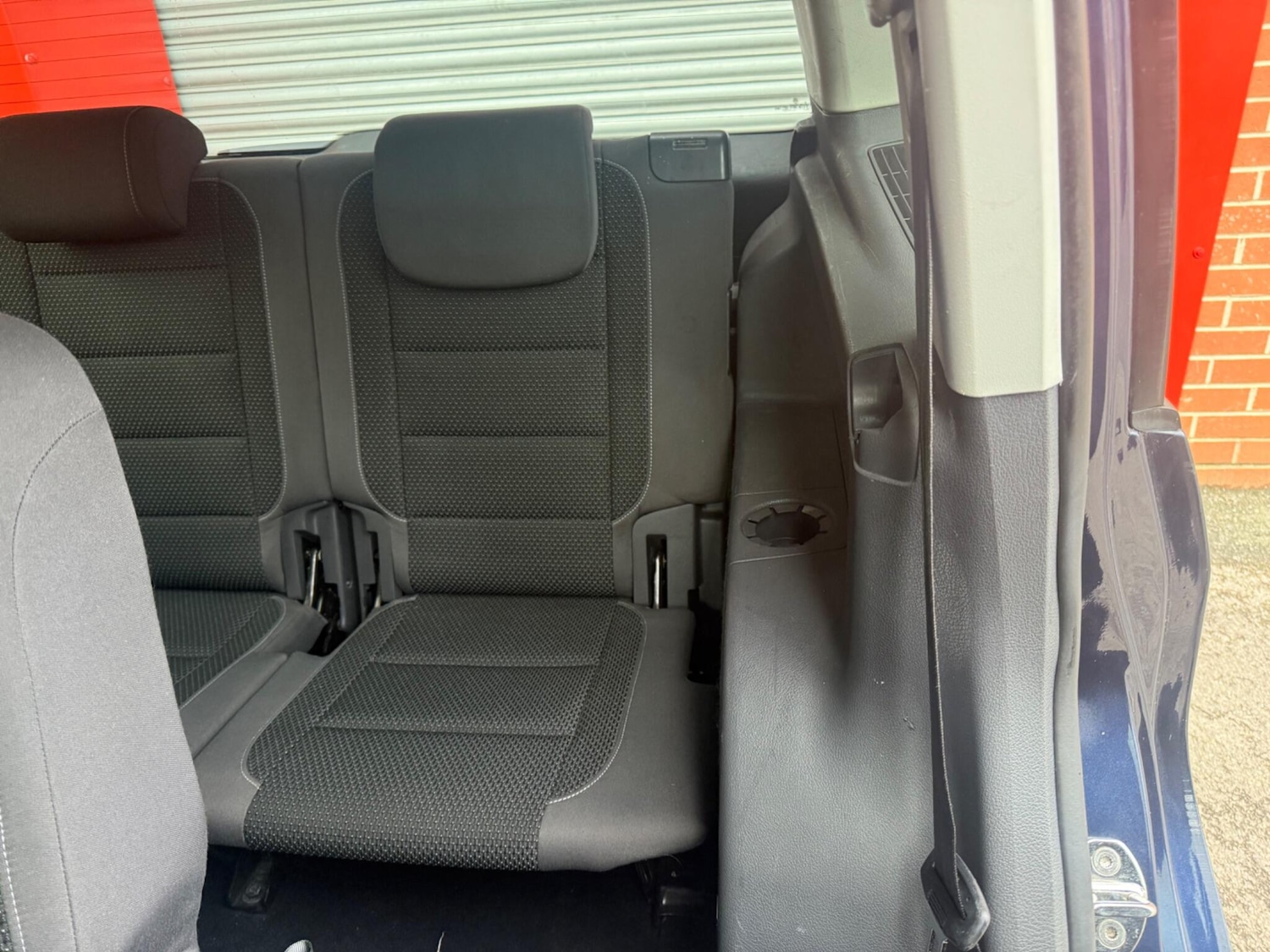 Used Volkswagen Touran 2011 for sale - 77396259: Photo 31