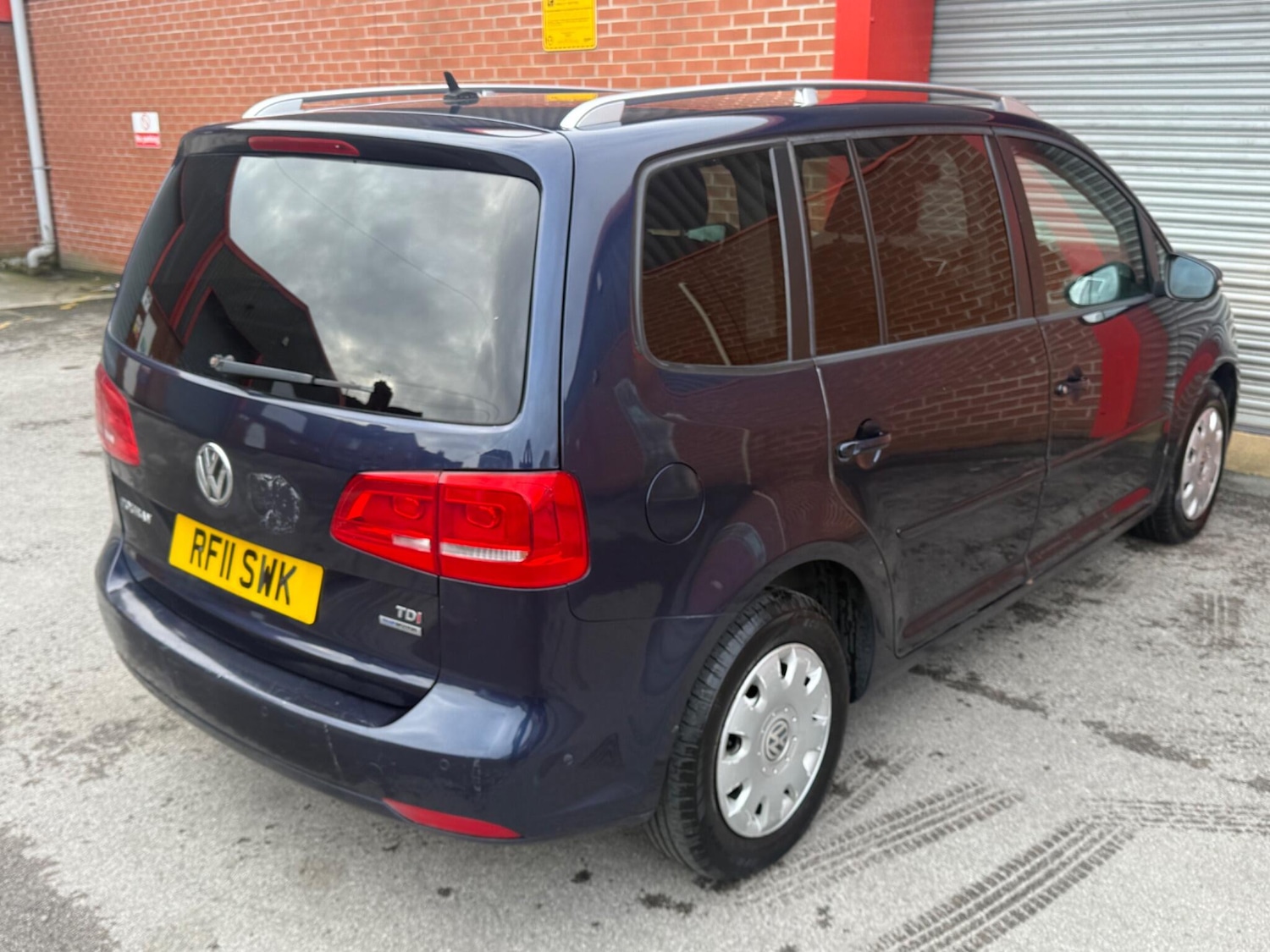 Used Volkswagen Touran 2011 for sale - 77396259: Photo 37