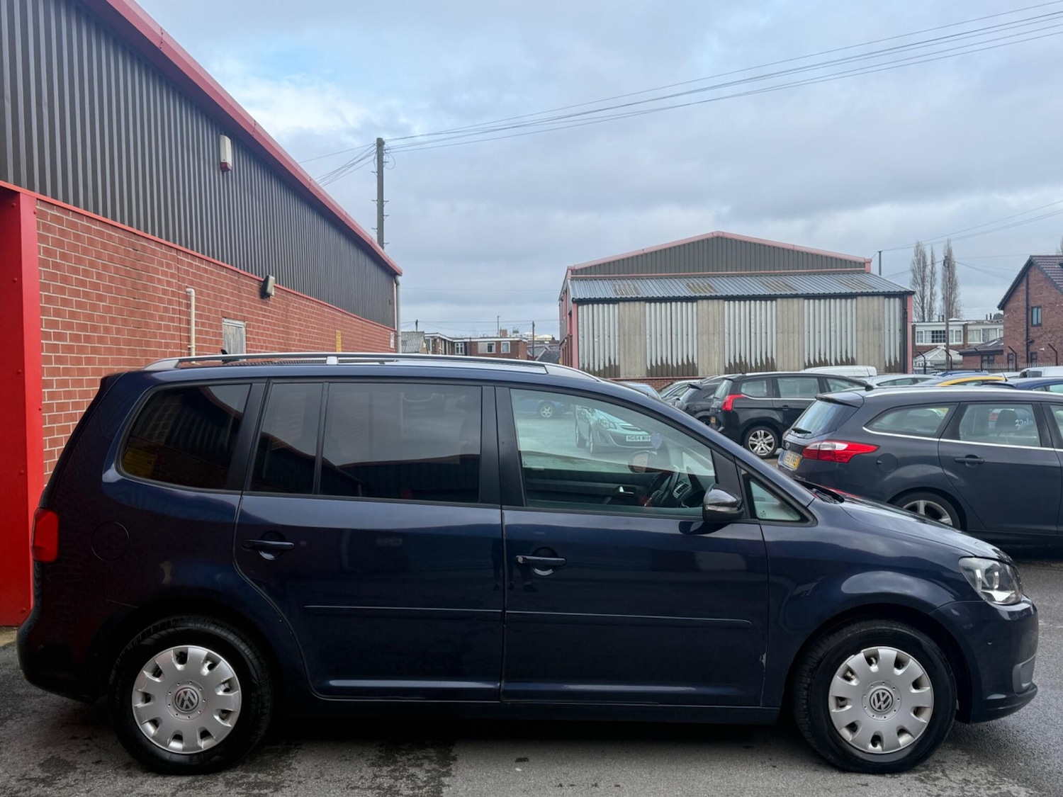Used Volkswagen Touran 2011 for sale - 77396259: Photo 7