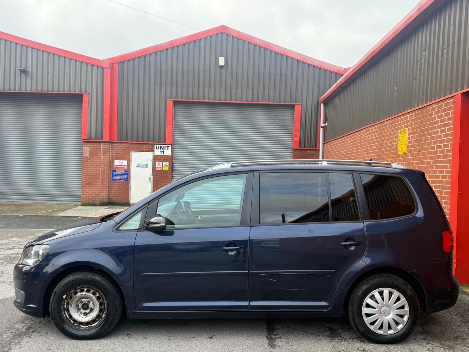 Used Volkswagen Touran 2011 for sale - 77396259: Photo 8