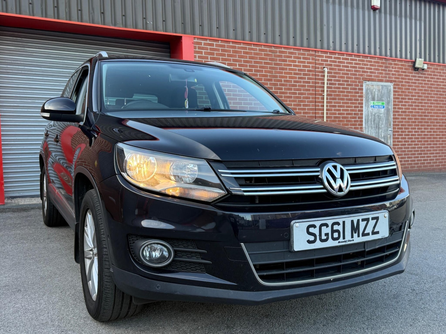 Used Volkswagen Tiguan 2011 for sale - 75981709: Photo 1