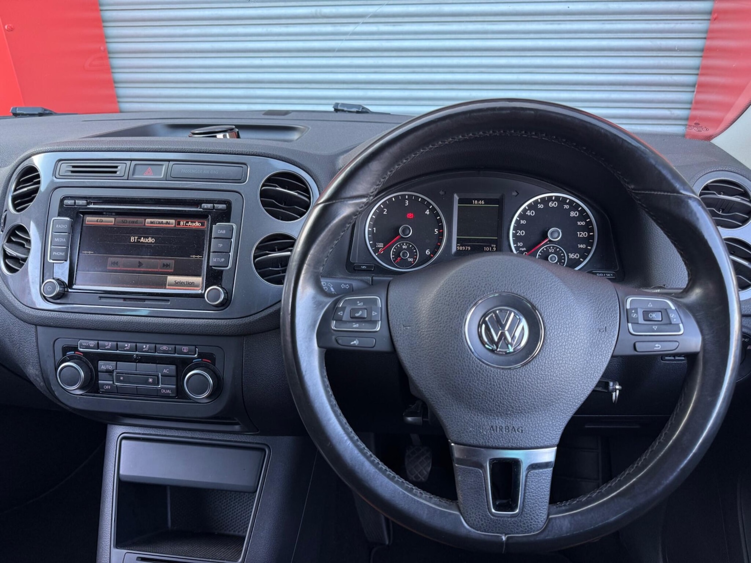 Used Volkswagen Tiguan 2011 for sale - 75981709: Photo 16