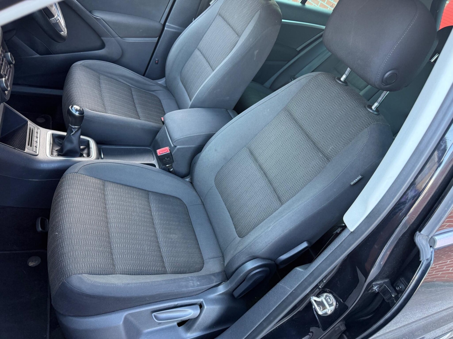 Used Volkswagen Tiguan 2011 for sale - 75981709: Photo 25