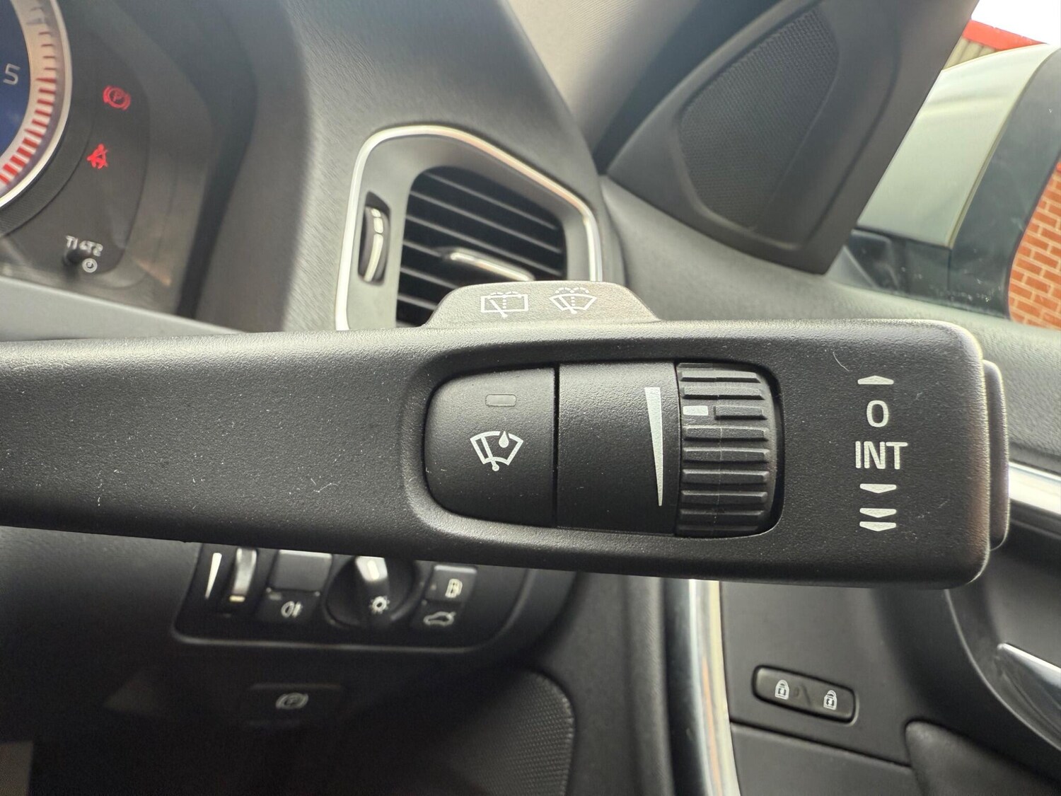 Used Volvo V60 2012 for sale - 77909335: Photo 12