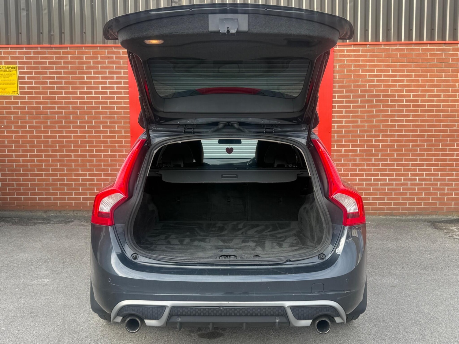 Used Volvo V60 2012 for sale - 77909335: Photo 38