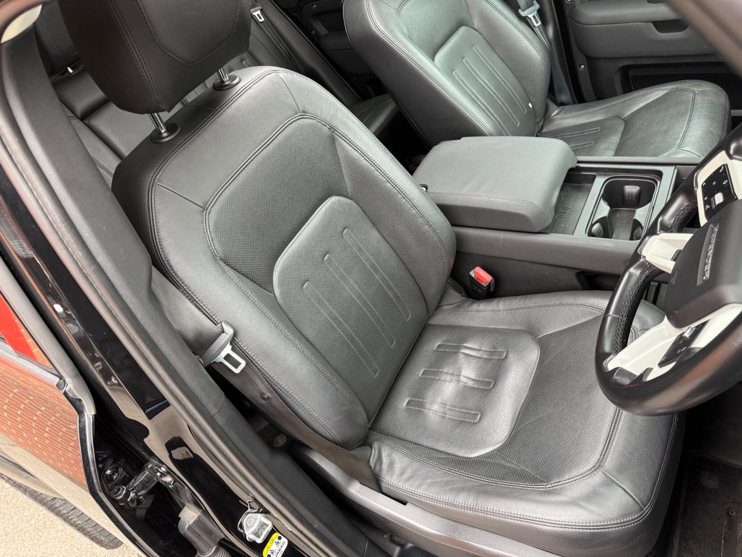 Used Land Rover Defender 110 2022 for sale - 77511456: Photo 26