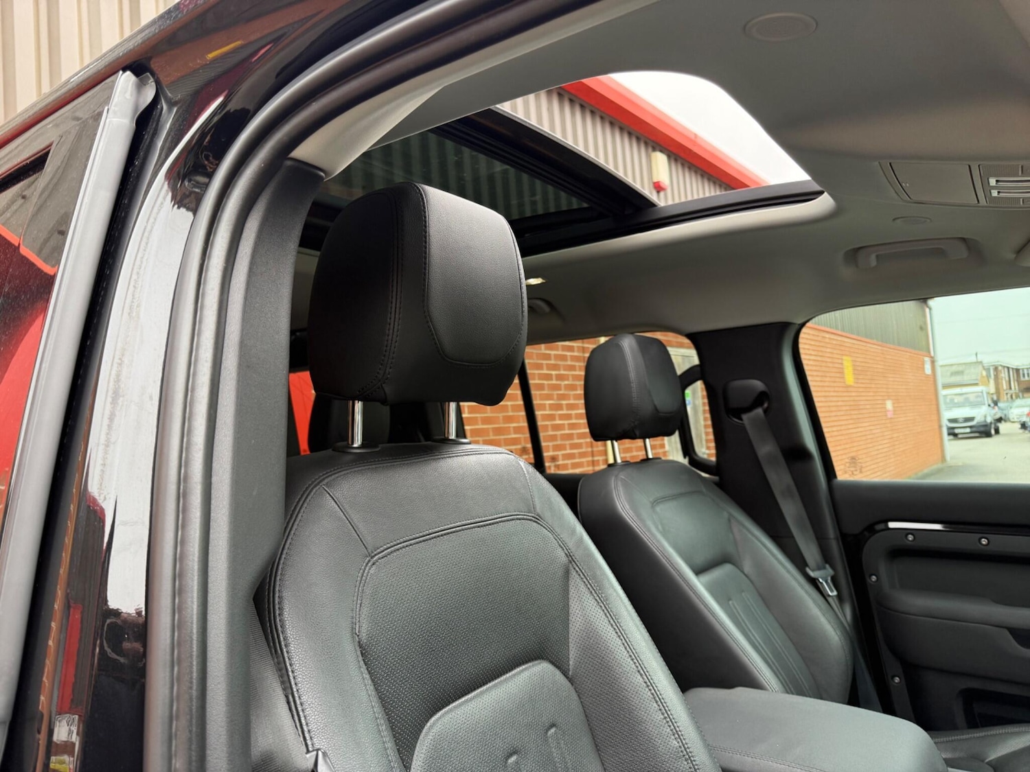 Used Land Rover Defender 110 2022 for sale - 77511456: Photo 27