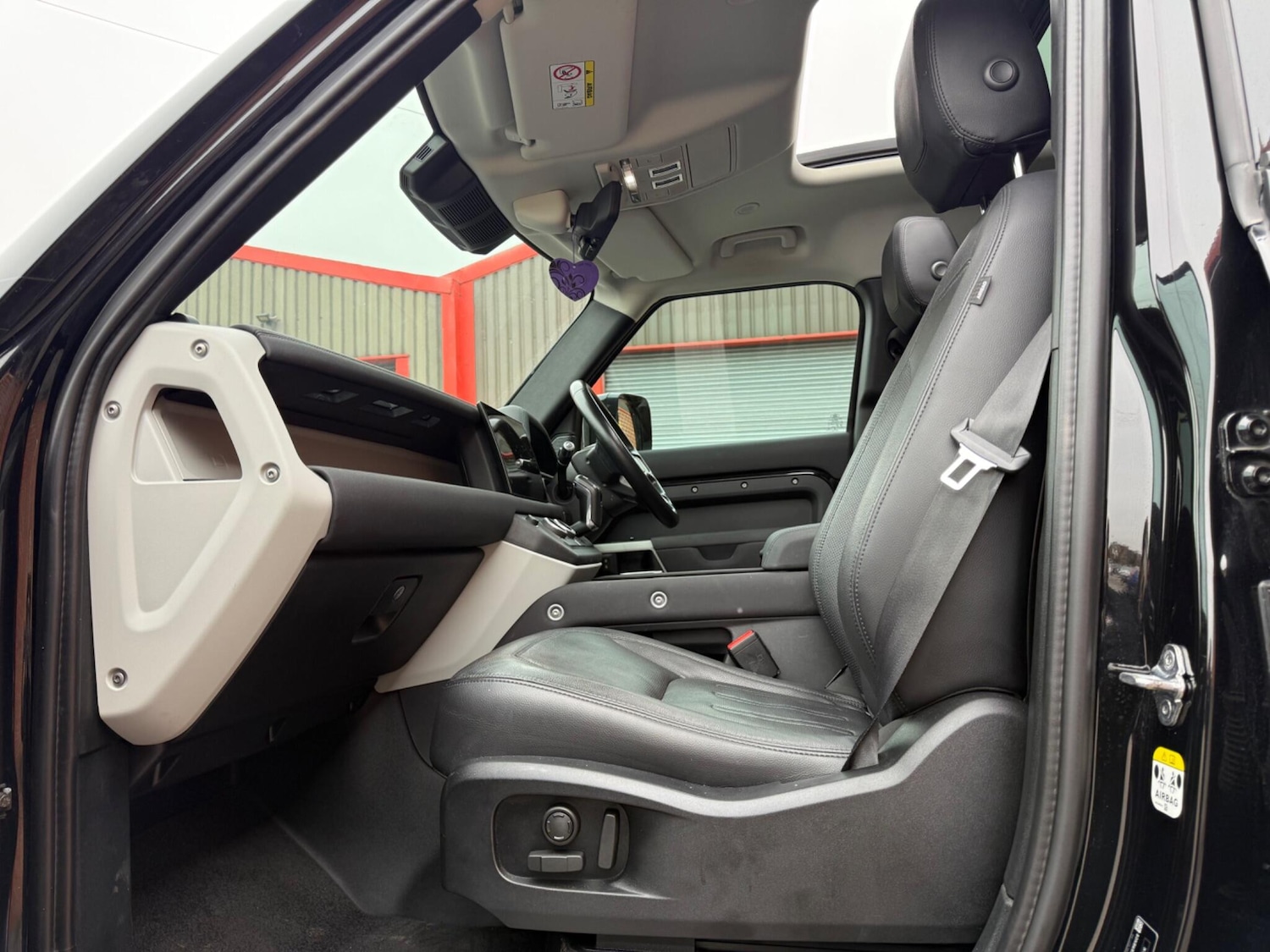 Used Land Rover Defender 110 2022 for sale - 77511456: Photo 28