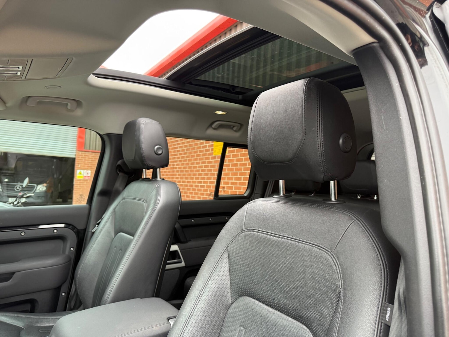 Used Land Rover Defender 110 2022 for sale - 77511456: Photo 31