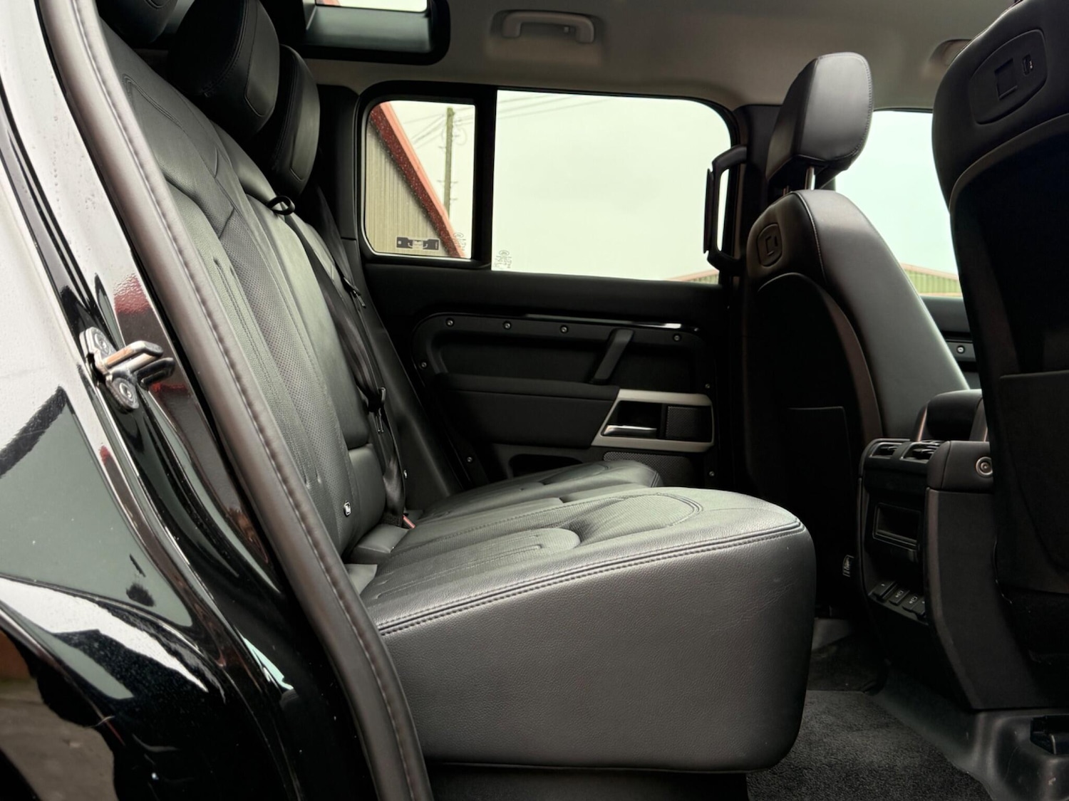 Used Land Rover Defender 110 2022 for sale - 77511456: Photo 35