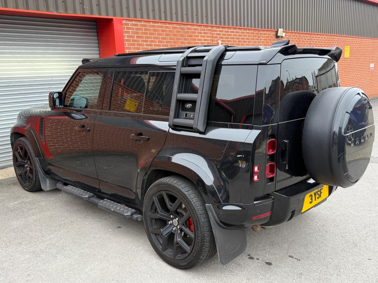 Used Land Rover Defender 110 2022 for sale - 77511456: Photo 43