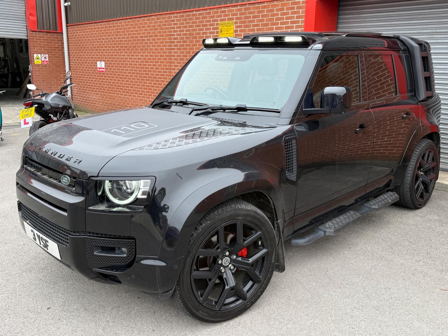 Used Land Rover Defender 110 2022 for sale - 77511456: Photo 6