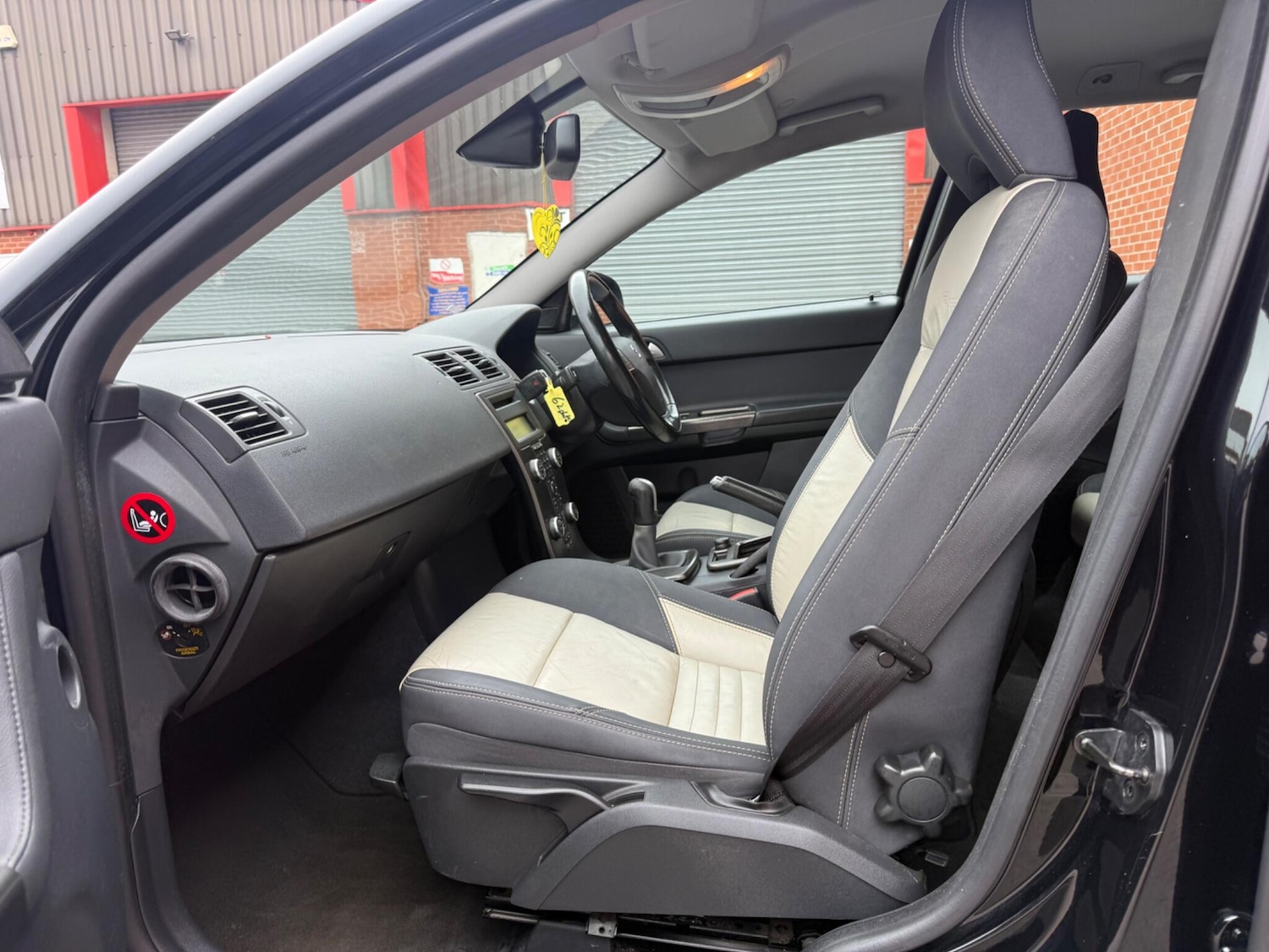 Used Volvo V50 2012 for sale - 77994308: Photo 25