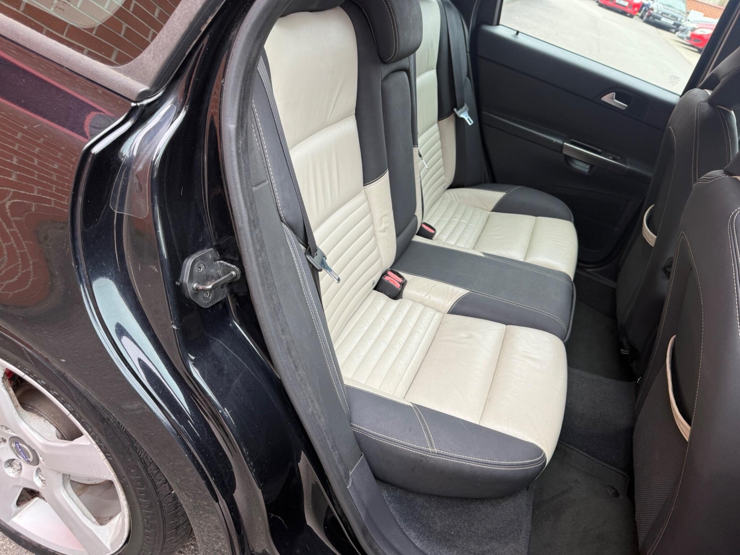 Used Volvo V50 2012 for sale - 77994308: Photo 30