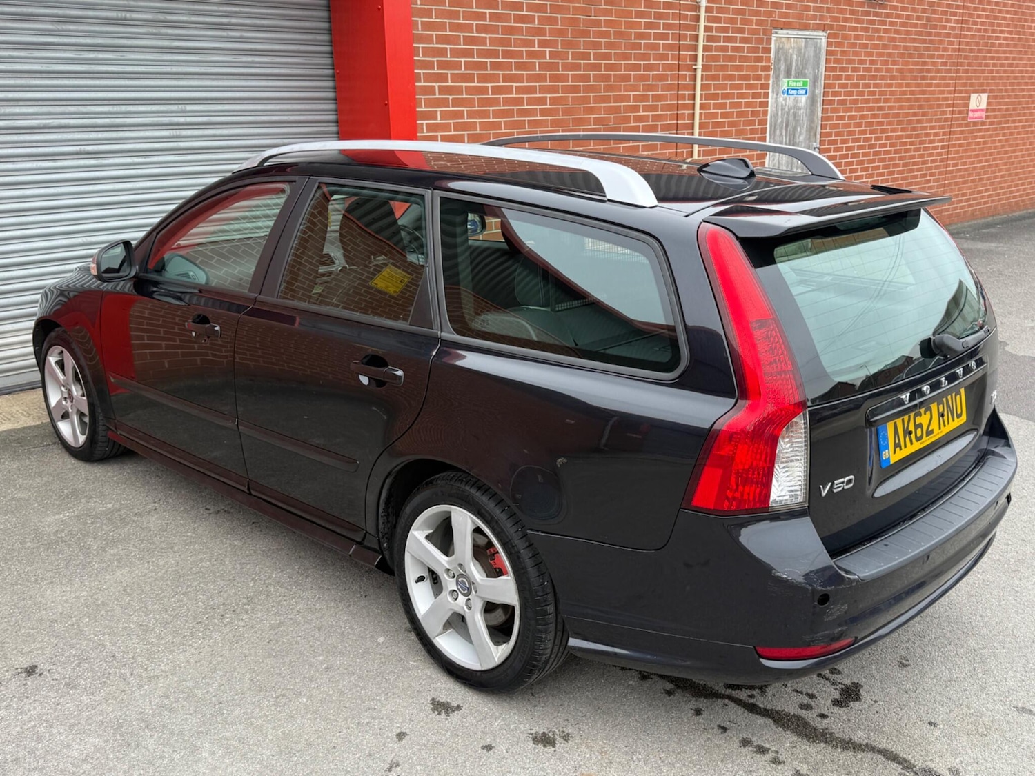 Used Volvo V50 2012 for sale - 77994308: Photo 34