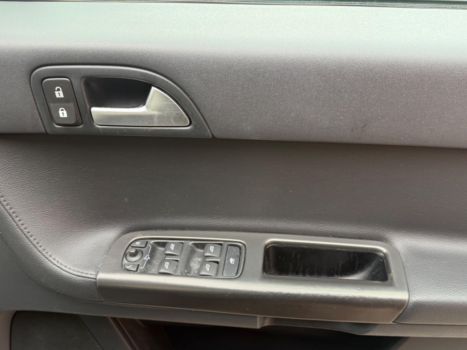 Used Volvo V50 2012 for sale - 77994308: Photo 9