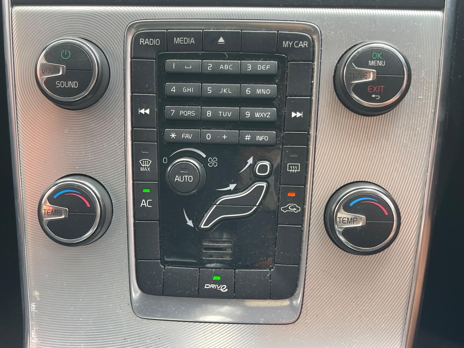 Used Volvo V60 2012 for sale - 75981754: Photo 13