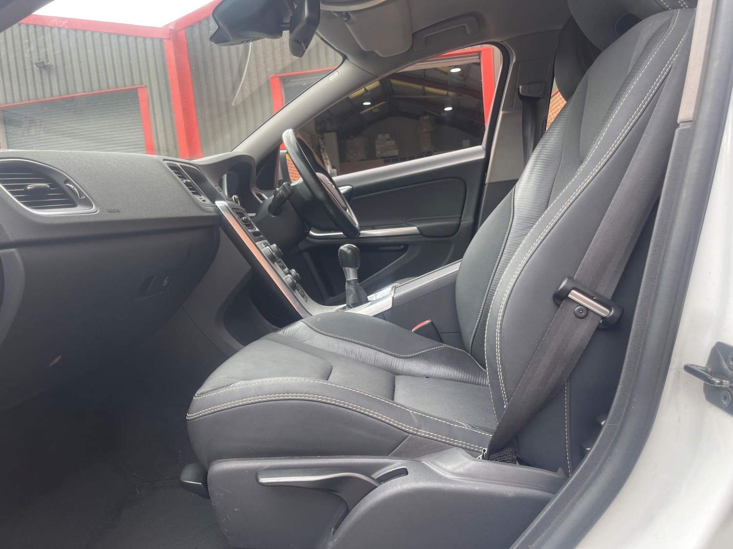 Used Volvo V60 2012 for sale - 75981754: Photo 21