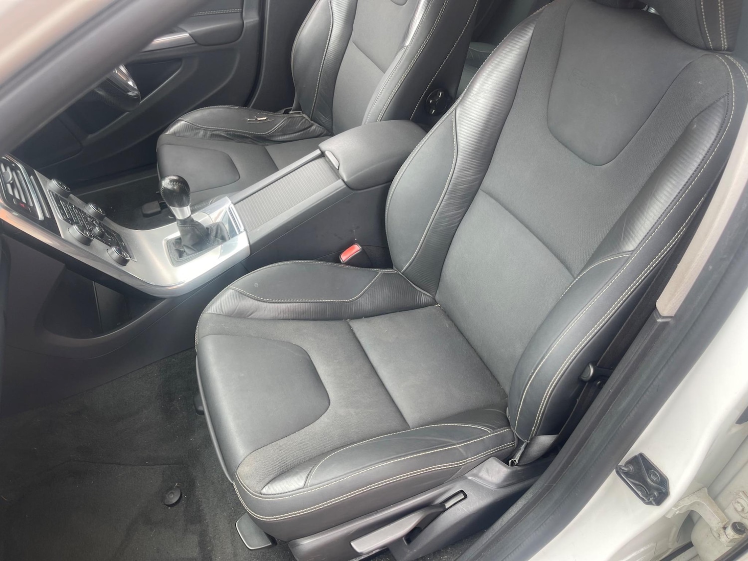 Used Volvo V60 2012 for sale - 75981754: Photo 22