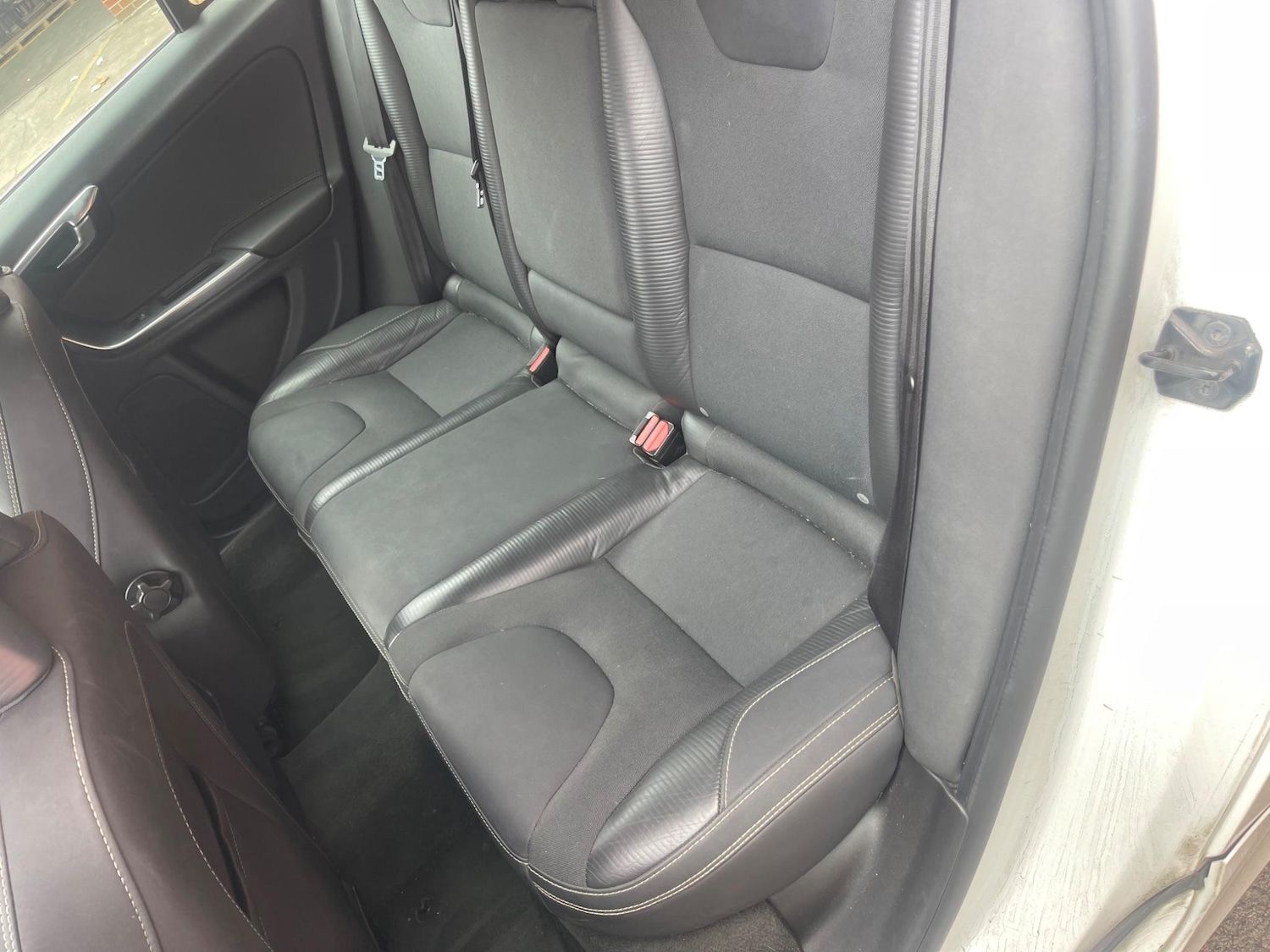 Used Volvo V60 2012 for sale - 75981754: Photo 24