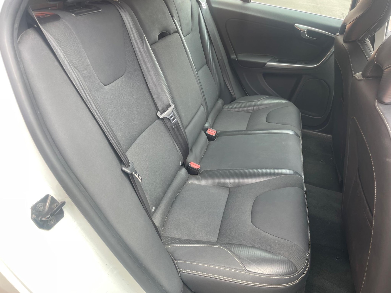 Used Volvo V60 2012 for sale - 75981754: Photo 26