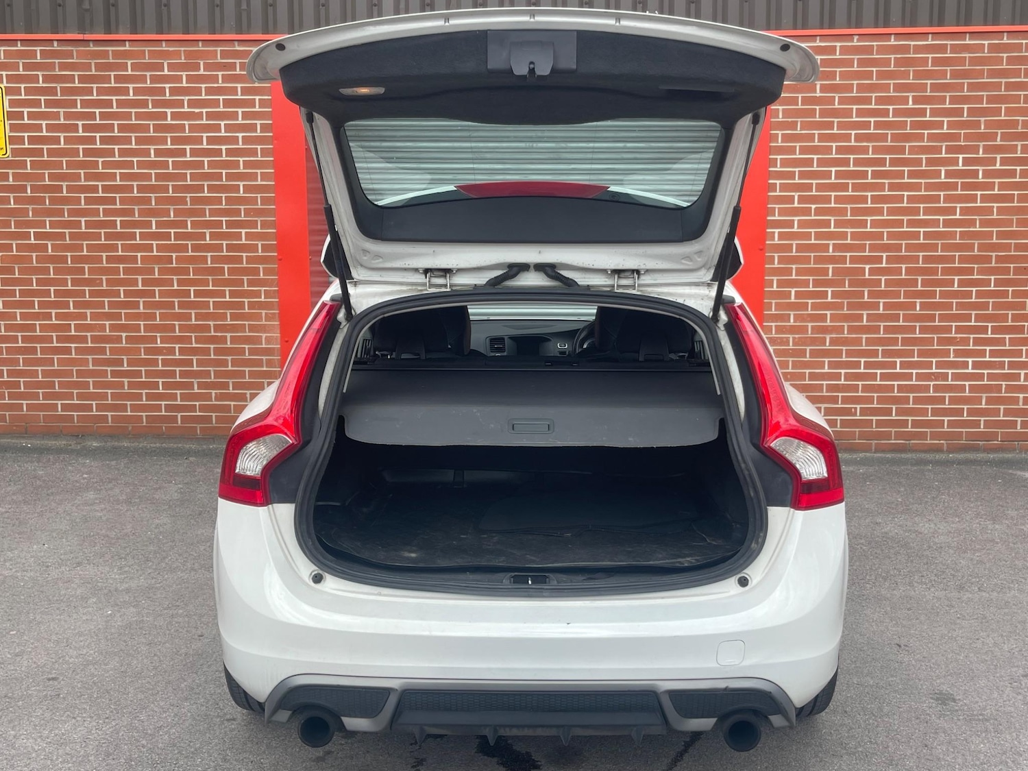 Used Volvo V60 2012 for sale - 75981754: Photo 33