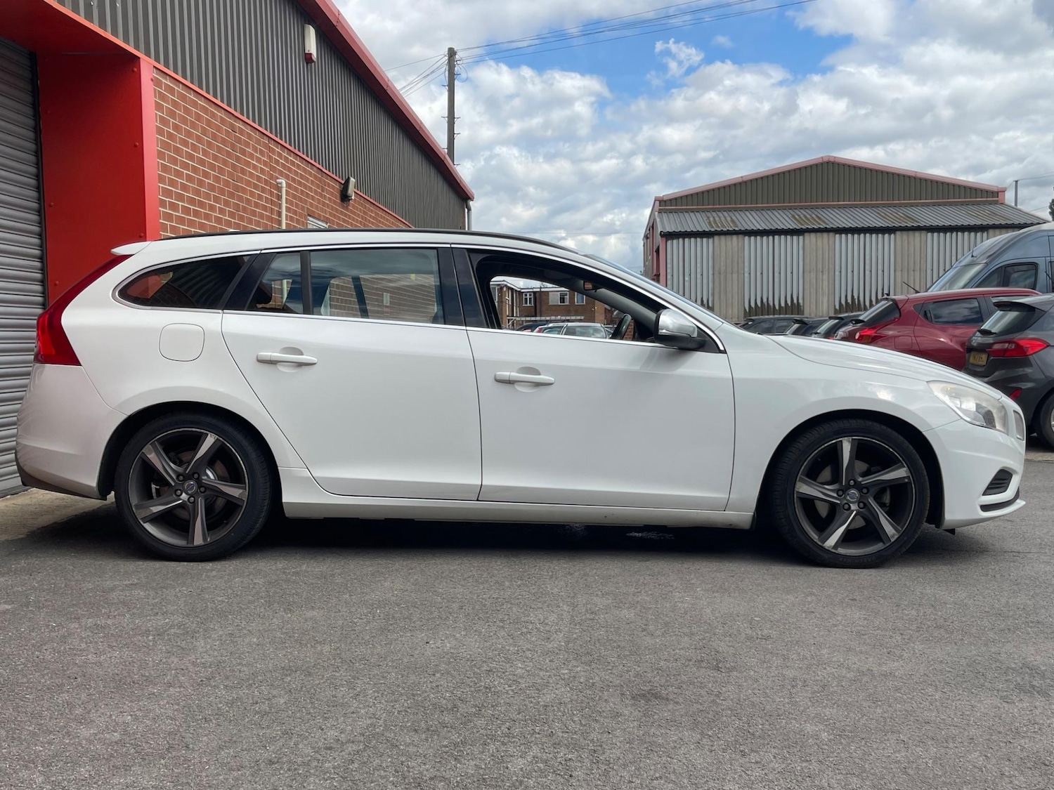 Used Volvo V60 2012 for sale - 75981754: Photo 7