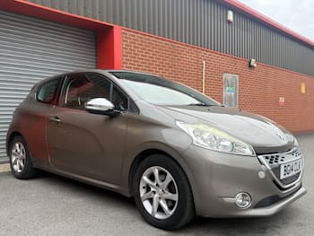Used Peugeot 208 2014 for sale - 79807704: Photo
