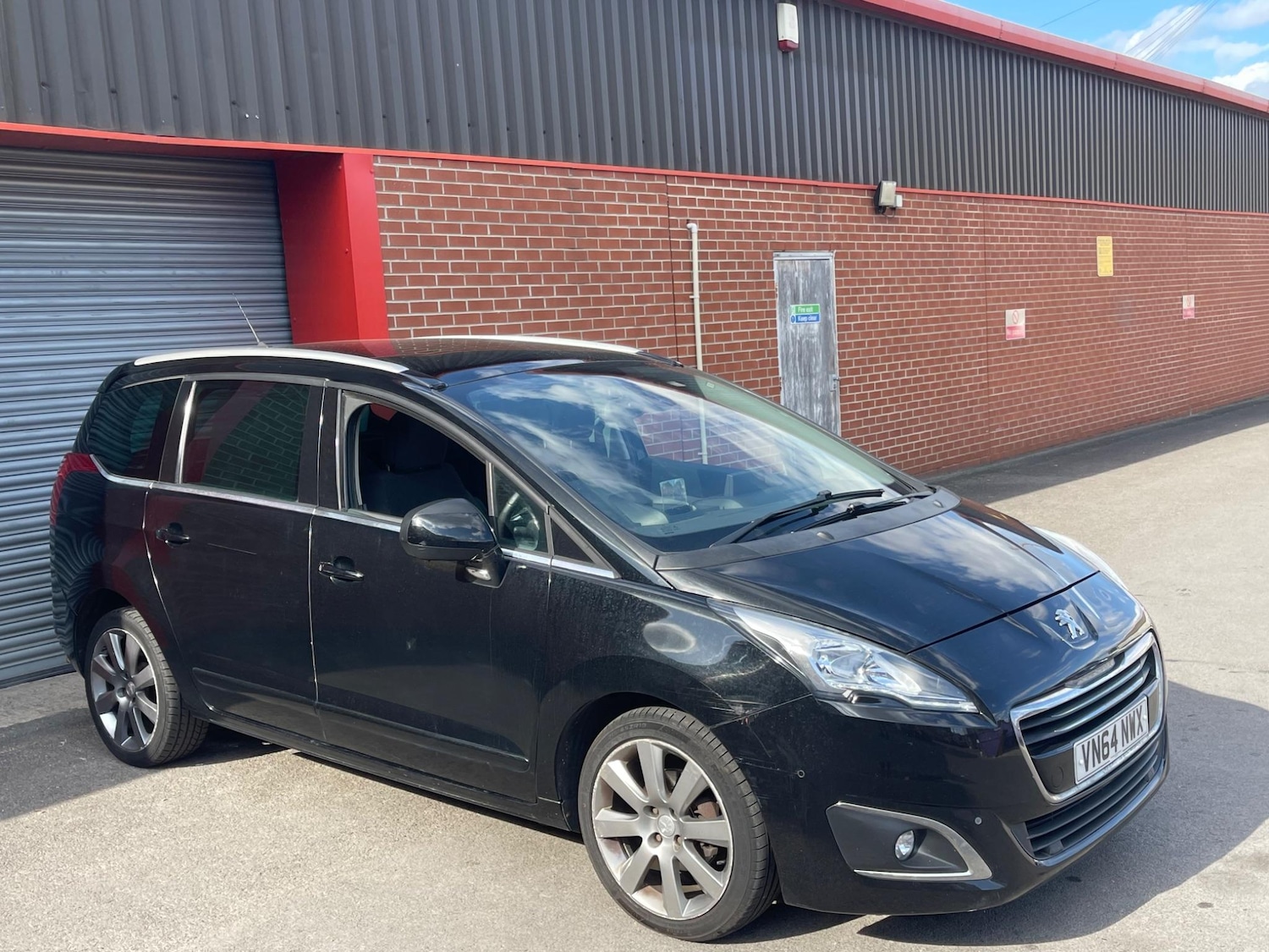 Used Peugeot 5008 2014 for sale - 76989423: Photo 2