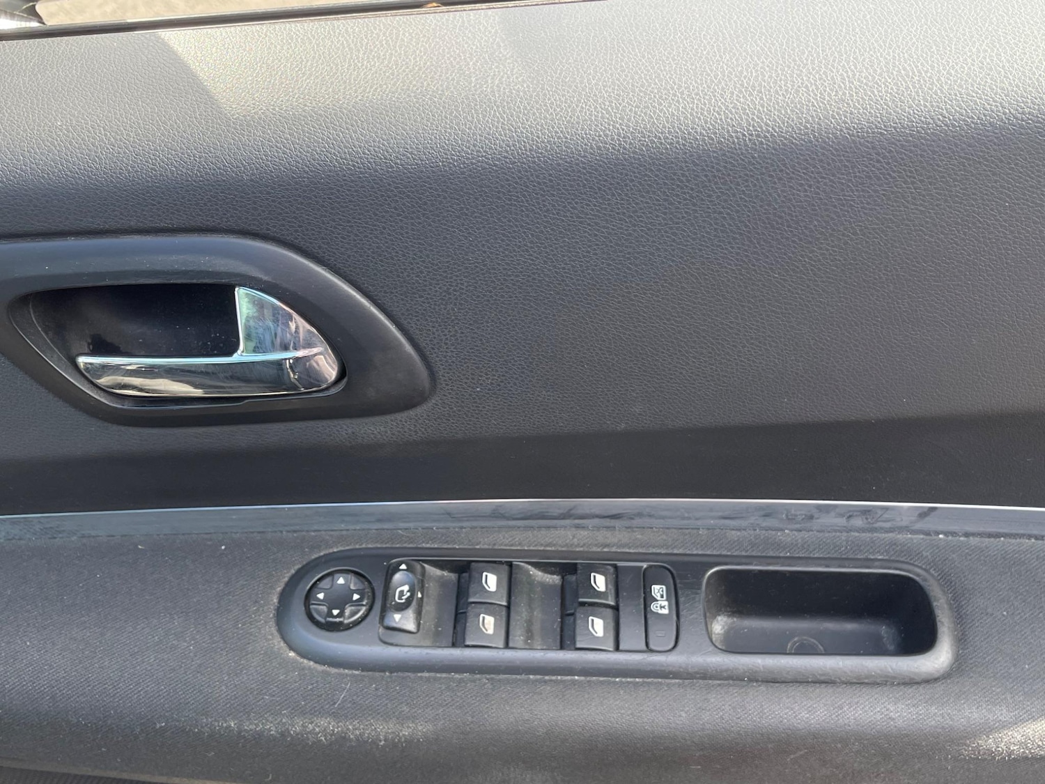 Used Peugeot 5008 2014 for sale - 76989423: Photo 9