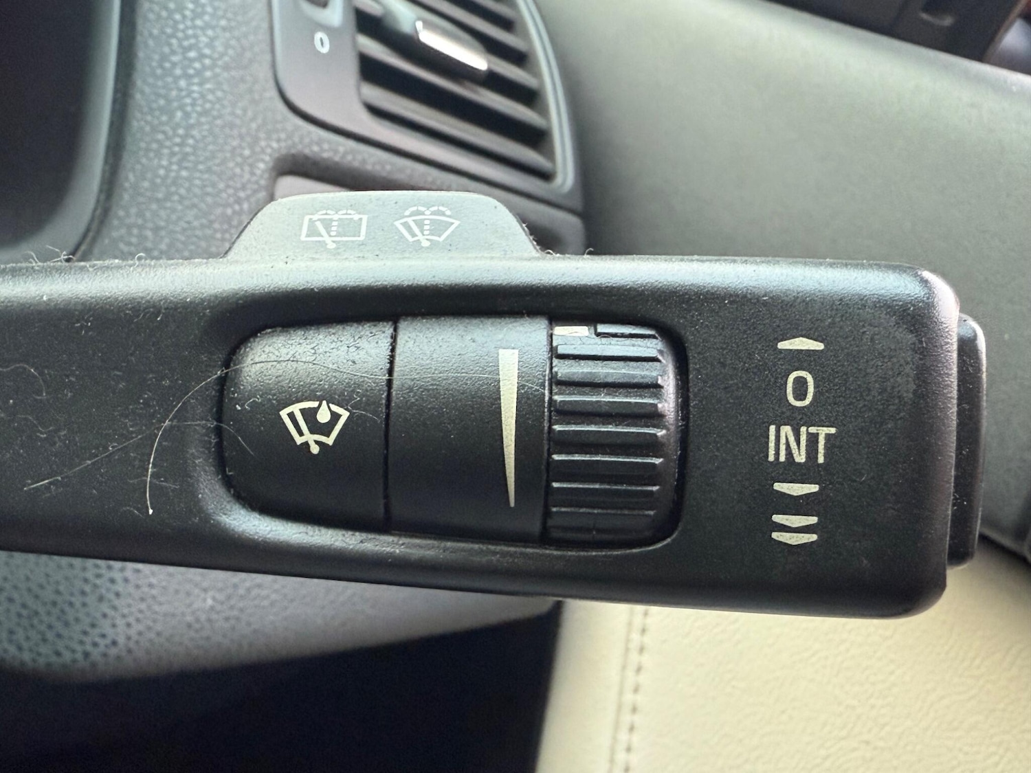 Used Volvo V50 2012 for sale - 77082032: Photo 12