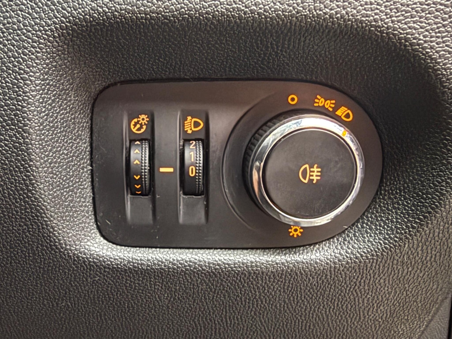 Used Vauxhall Corsa 2010 for sale - 77425161: Photo 10