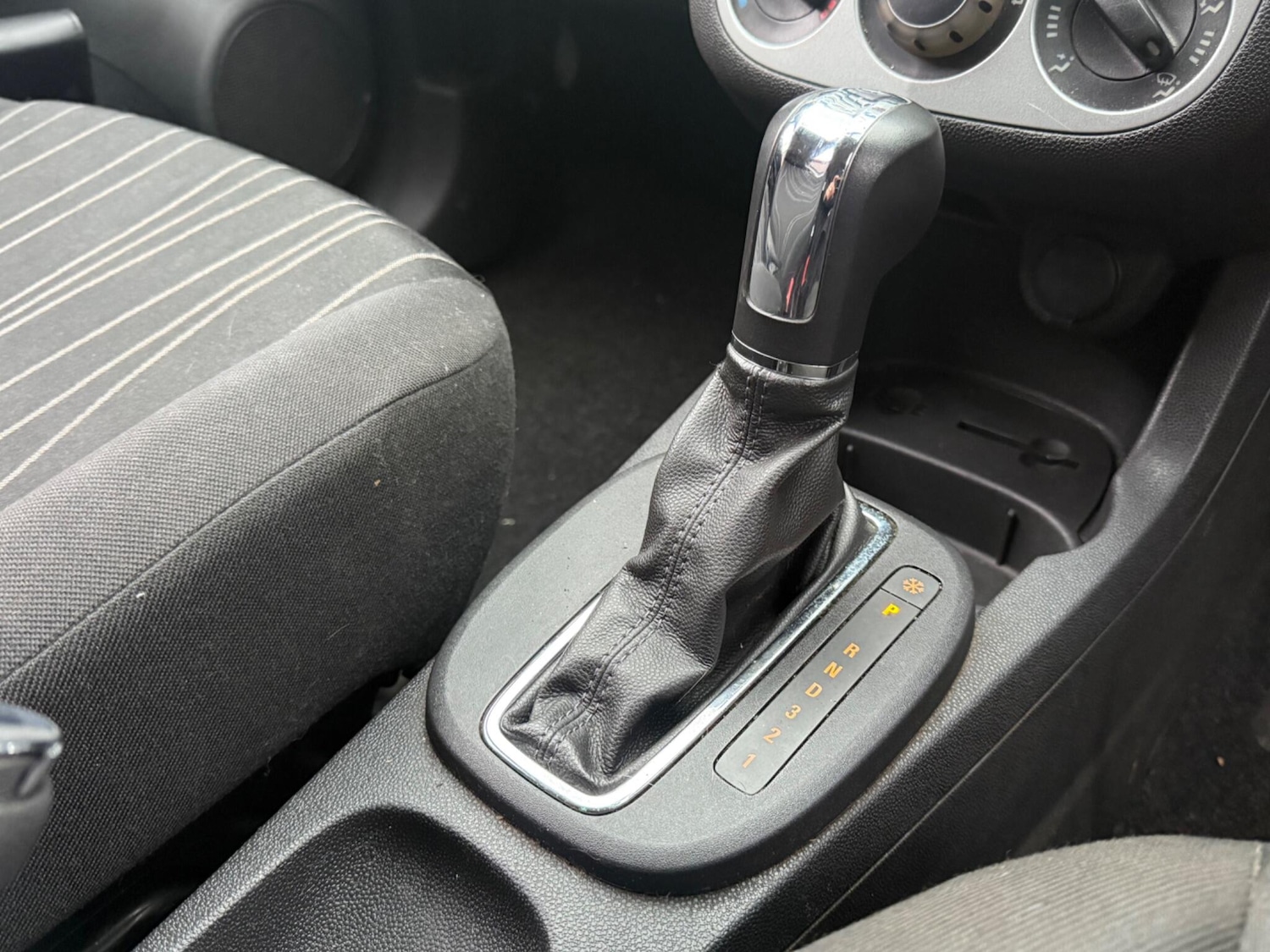 Used Vauxhall Corsa 2010 for sale - 77425161: Photo 19