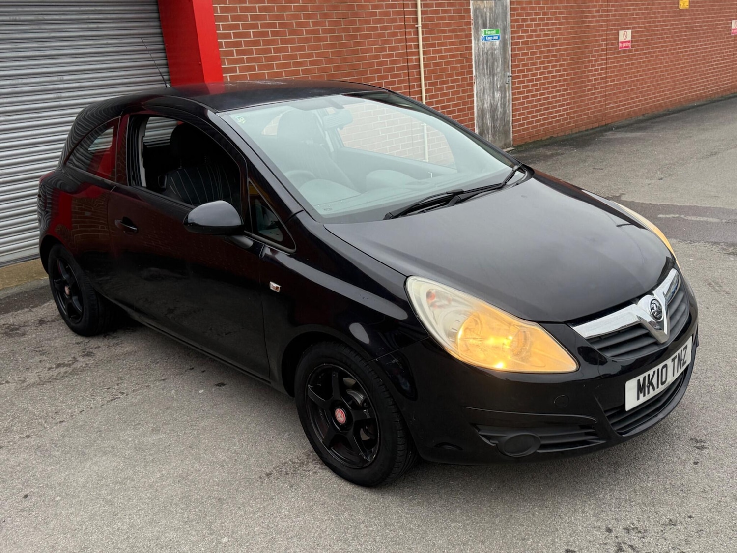 Used Vauxhall Corsa 2010 for sale - 77425161: Photo 2