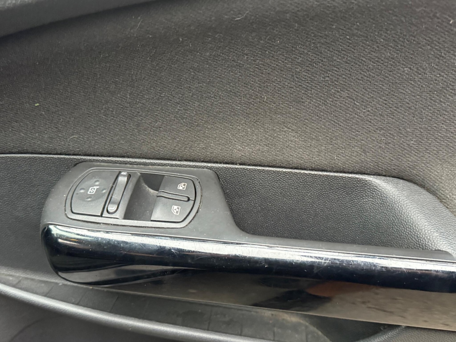 Used Vauxhall Corsa 2010 for sale - 77425161: Photo 9