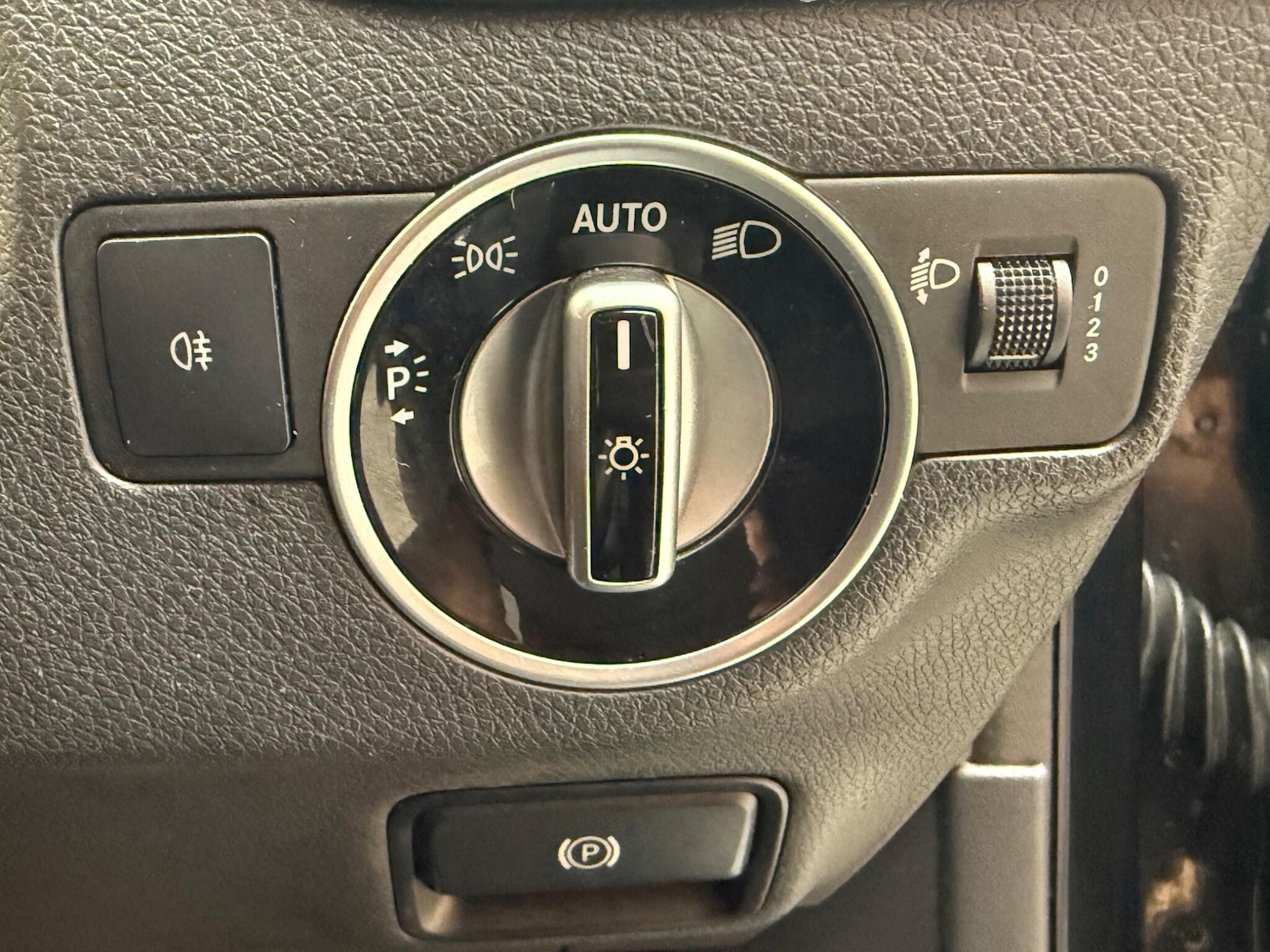 Used Mercedes-Benz A-Class 2013 for sale - 76424313: Photo 10