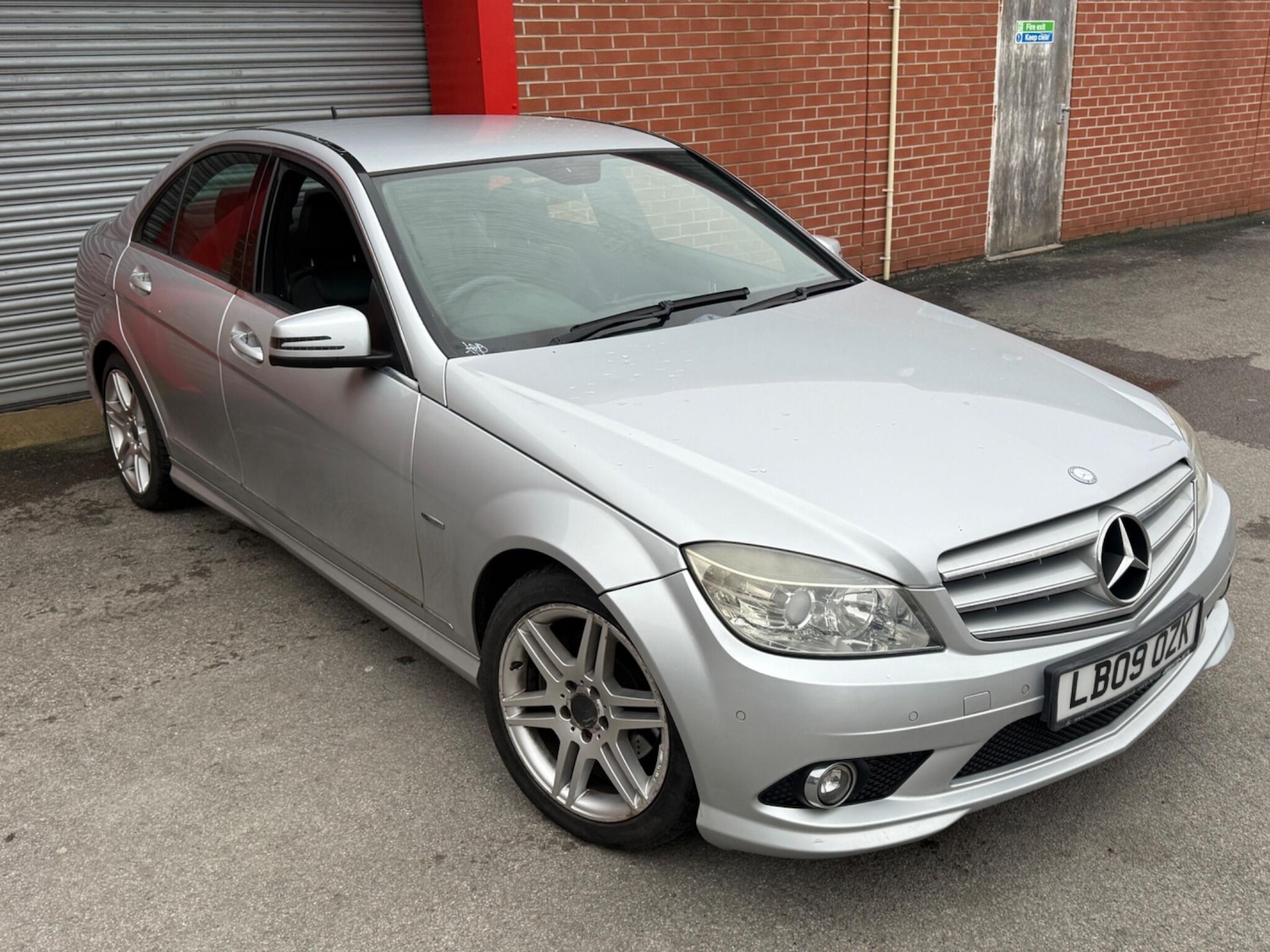 Used Mercedes-Benz C Class 2009 for sale - 77425528: Photo 2