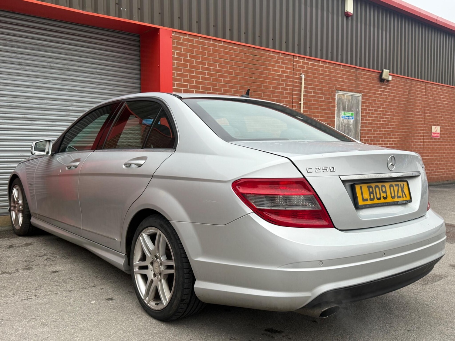 Used Mercedes-Benz C Class 2009 for sale - 77425528: Photo 33