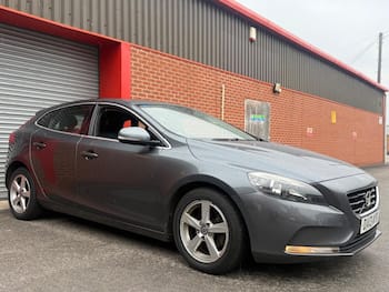 Used Volvo V40 2013 for sale - 79657277: Photo