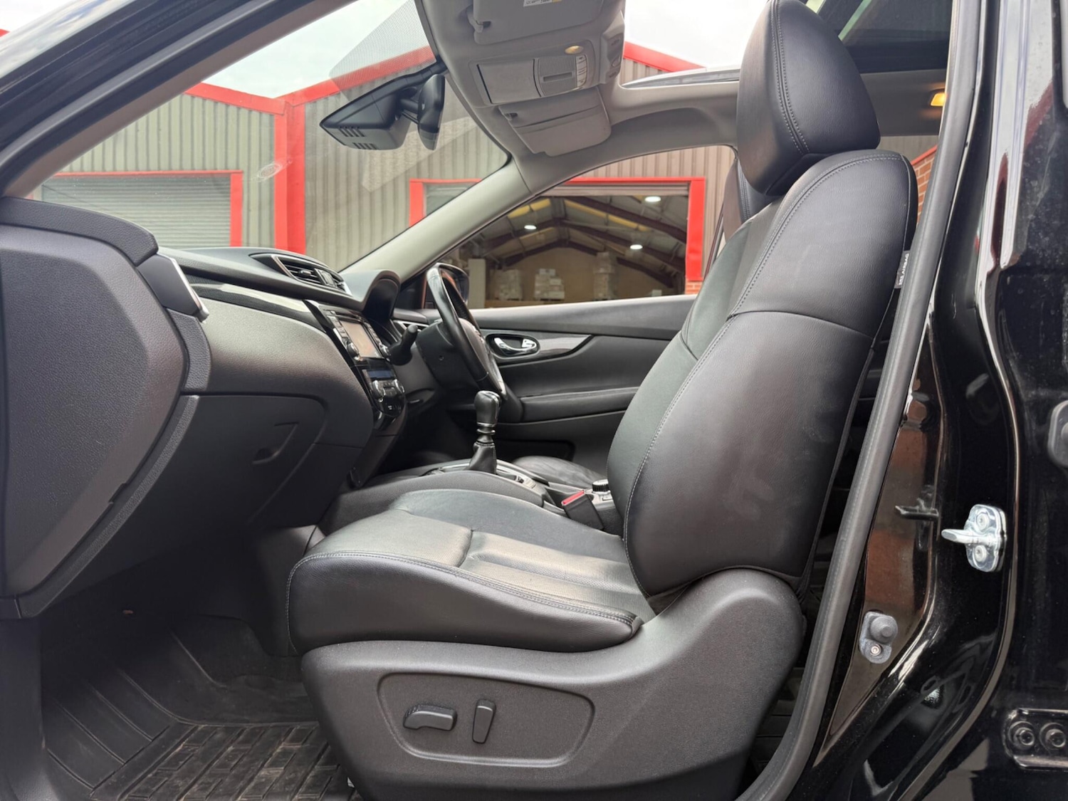 Used Nissan X-Trail 2015 for sale - 76122302: Photo 27