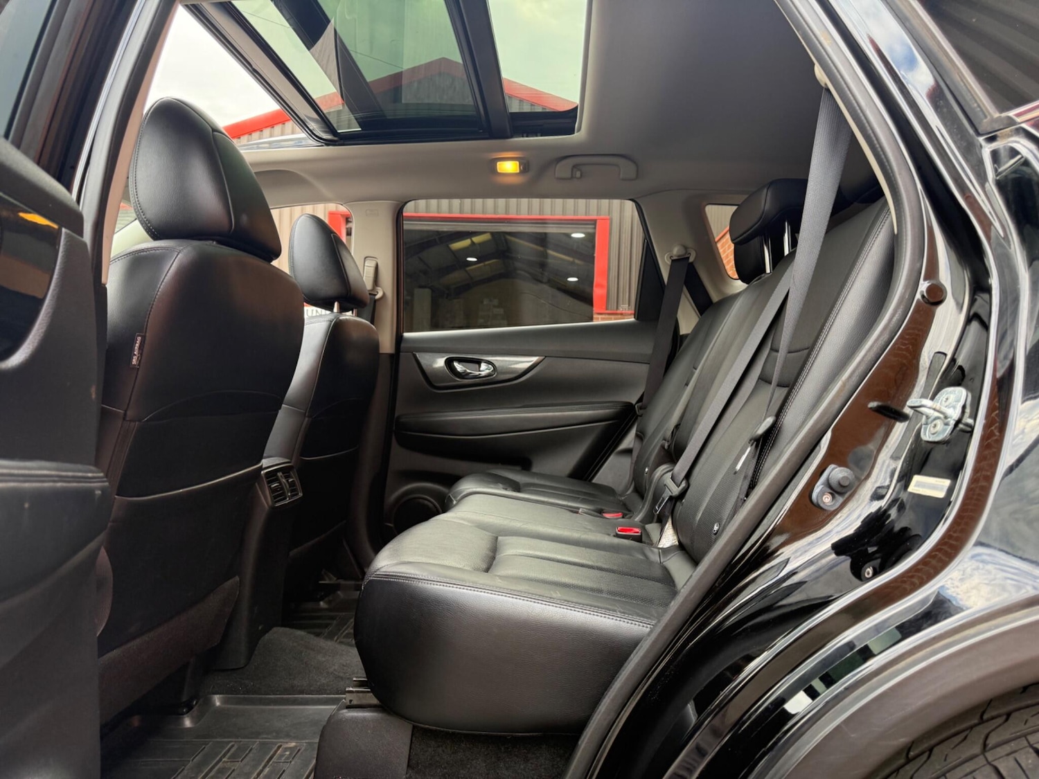 Used Nissan X-Trail 2015 for sale - 76122302: Photo 31