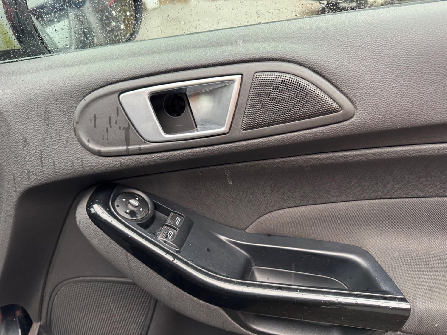 Used Ford Fiesta 2015 for sale - 76562445: Photo 11