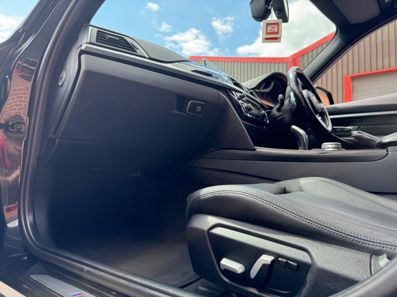 Used BMW 3 Series 2016 for sale - 76446892: Photo 43