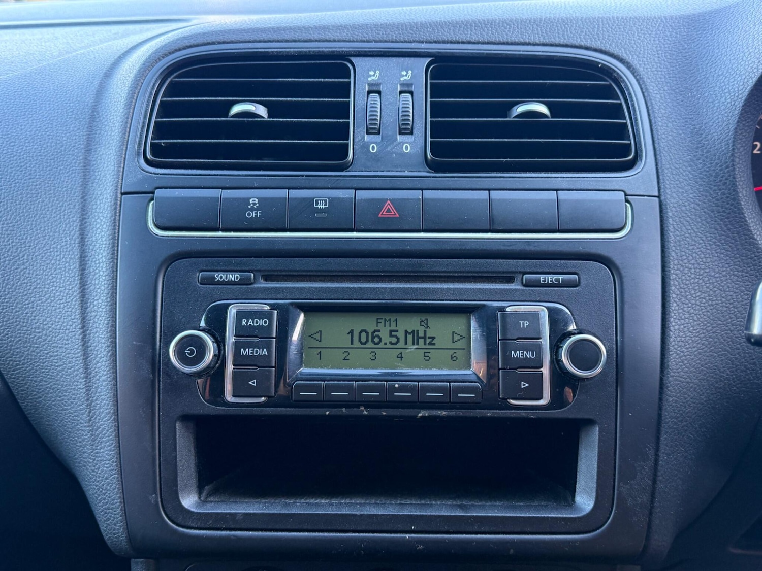 Used Volkswagen Polo 2010 for sale - 76072879: Photo 14