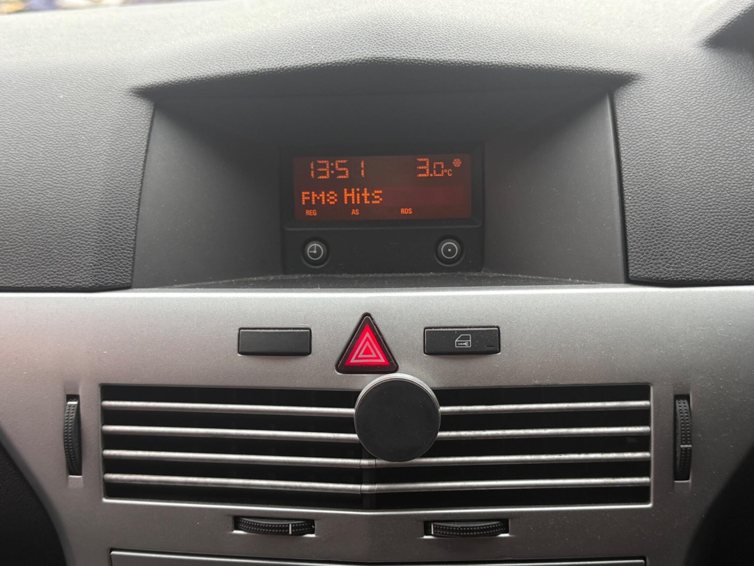 Used Vauxhall Astra 2010 for sale - 77142985: Photo 14