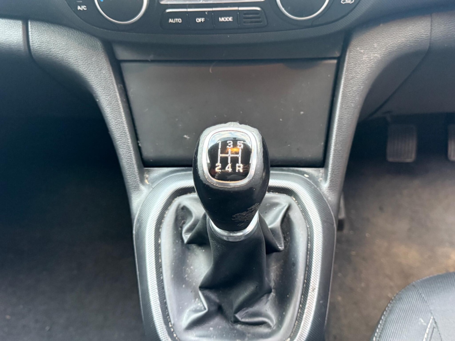 Used Hyundai i10 2017 for sale - 78048128: Photo 19