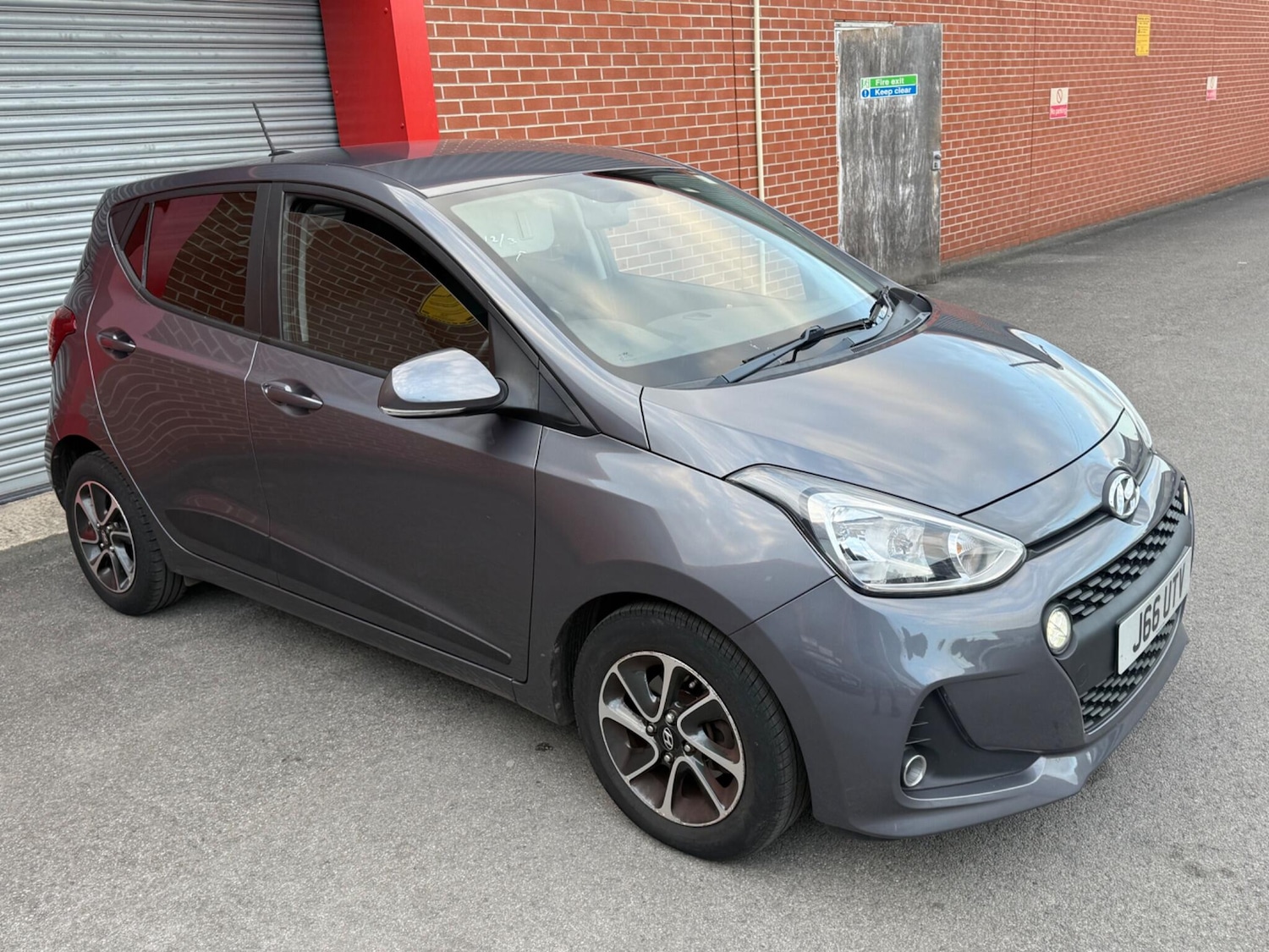 Used Hyundai i10 2017 for sale - 78048128: Photo 2