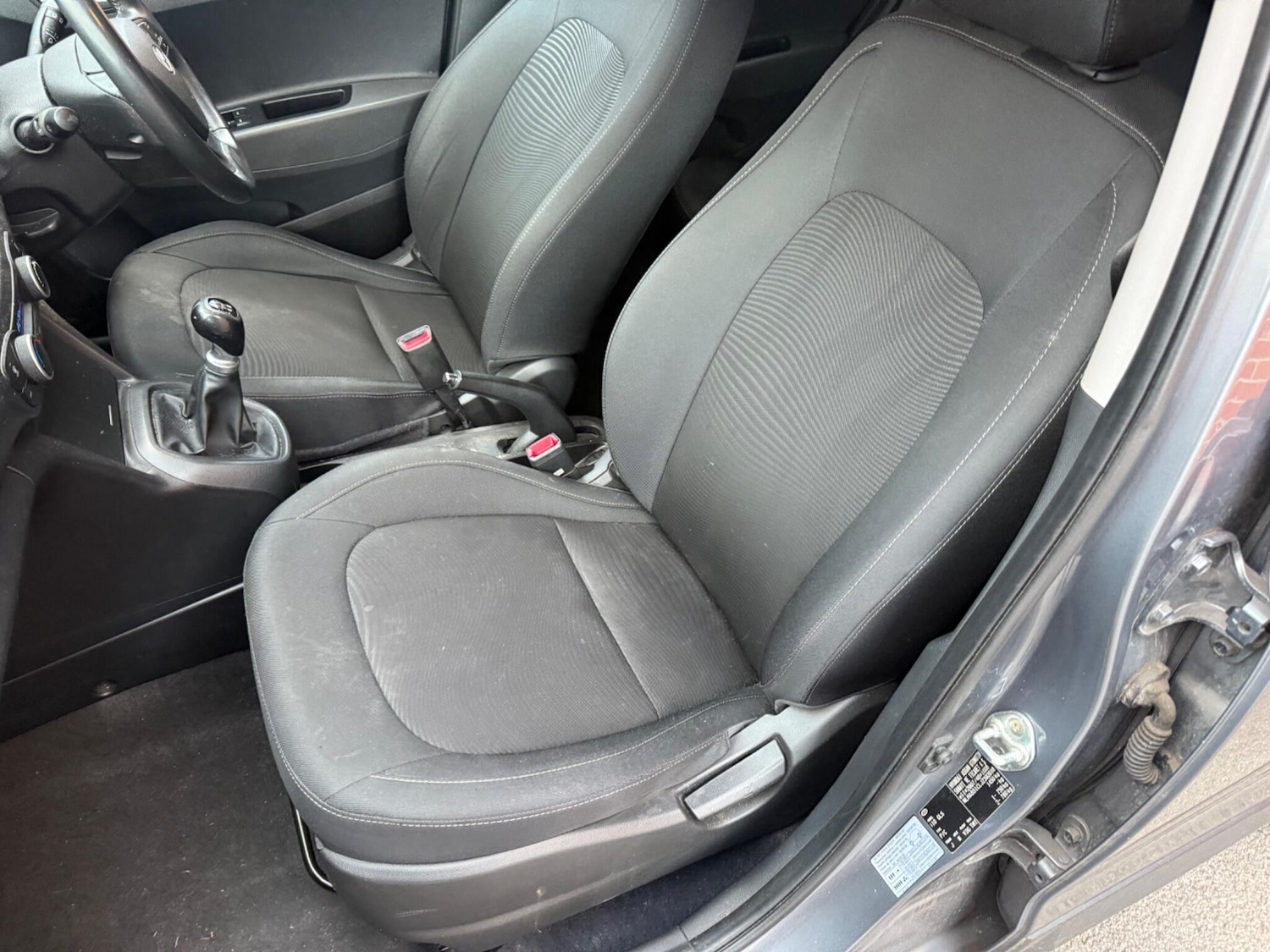 Used Hyundai i10 2017 for sale - 78048128: Photo 25